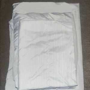 Great condition, used few times. Twin XL sheet set in light gray/silver- $12